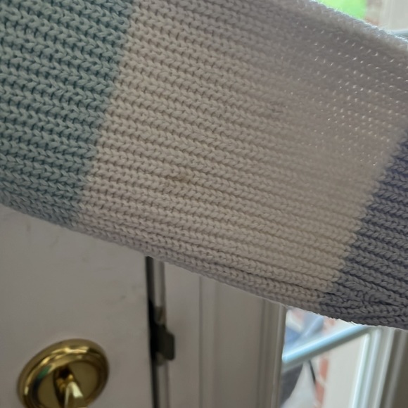 Hollister sz. XS crop sweater - Picture 4 of 4